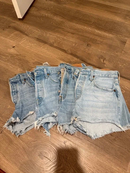 501 Levi’s Light Blue Denim Women's Shorts - Picture 1 of 5
